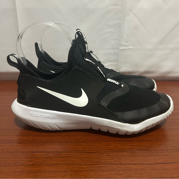 Boys NIKE Flex RUNNER AT4662001 Black Running Shoe Sneaker Tennis Shoe YOUTH 5 - Picture 5 of 9